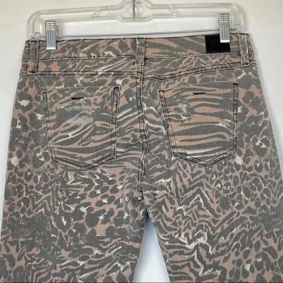 NWT Guess Leopard Distressed Jeans, Sz 28 - Picture 10 of 11